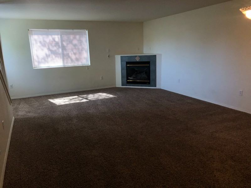 550 Ne Negus Loop - Photo 4 of 32