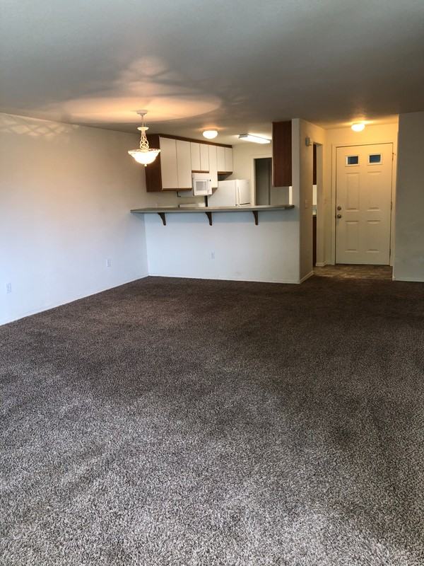 550 Ne Negus Loop - Photo 5 of 32