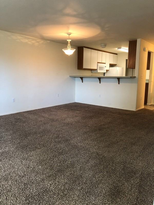 550 Ne Negus Loop - Photo 6 of 32