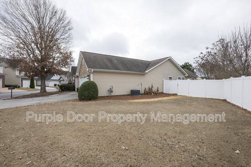 507 Highland Falls Dr - Photo 3 of 33