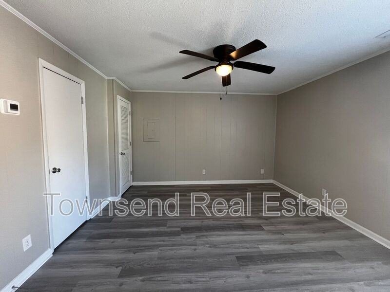 5874 - Photo 4 of 18