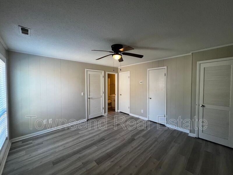 5874 - Photo 5 of 18