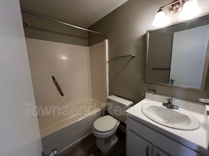 5874 - Photo 6 of 18