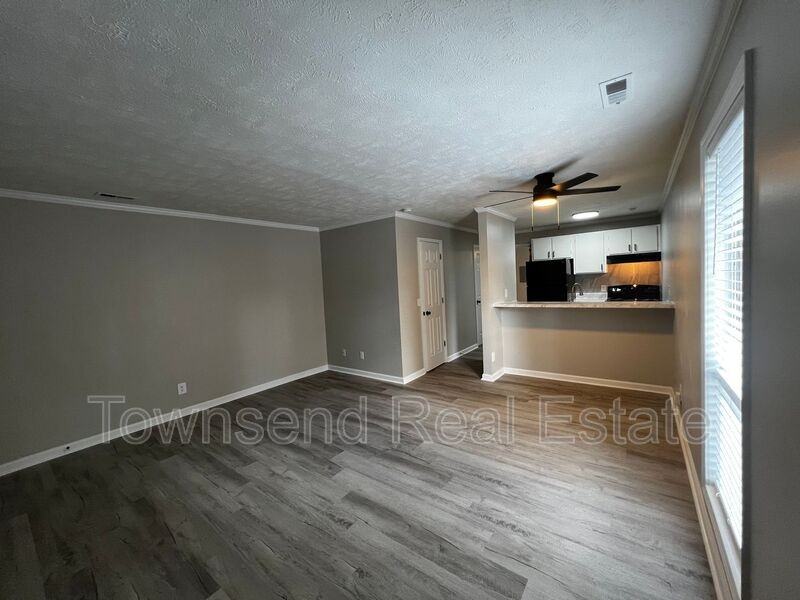 5850 - Photo 2 of 23