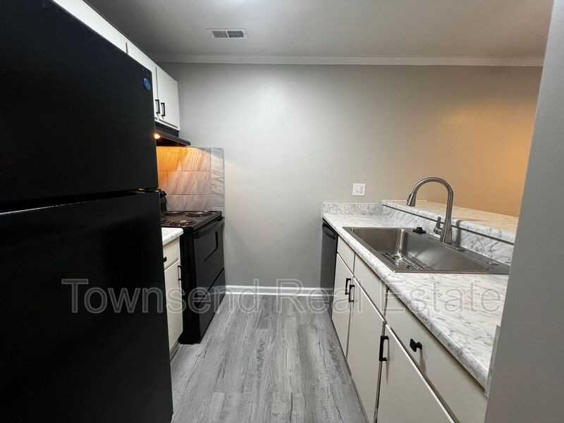 5850 - Photo 6 of 23