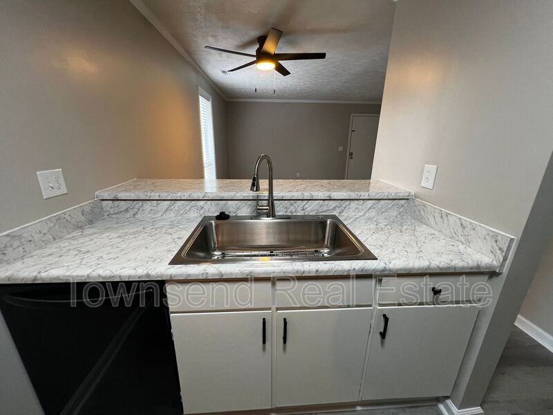 5850 - Photo 7 of 23