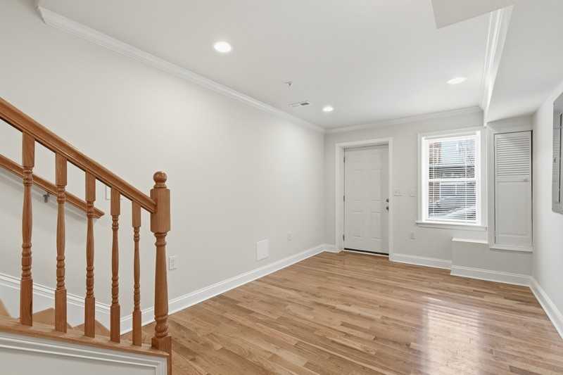 2212 Cambridge St - Photo 3 of 24