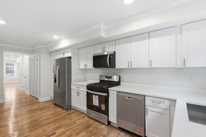 2212 Cambridge St - Photo 6 of 24