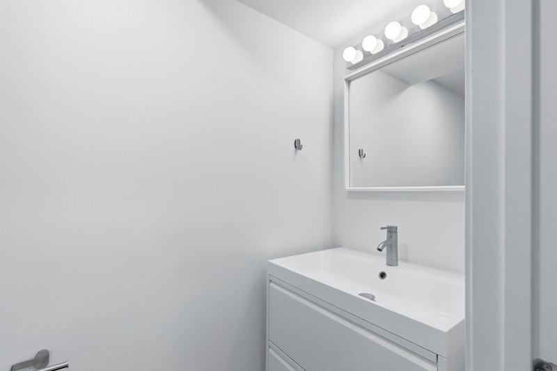 2210 Cambridge St - Photo 7 of 23