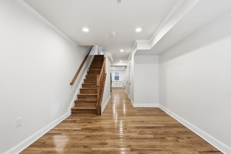 2206 Cambridge St - Photo 2 of 24