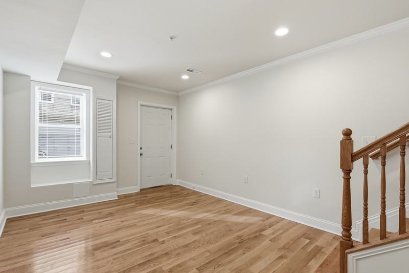 2206 Cambridge St - Photo 3 of 24