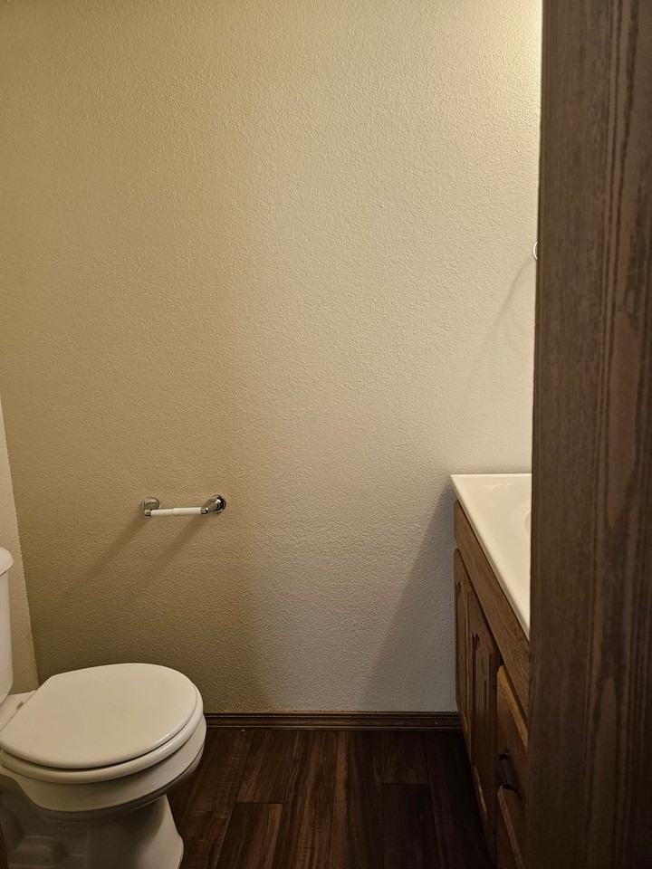 Cedar Creek Apartments and Townhomes - Photo 4 of 16