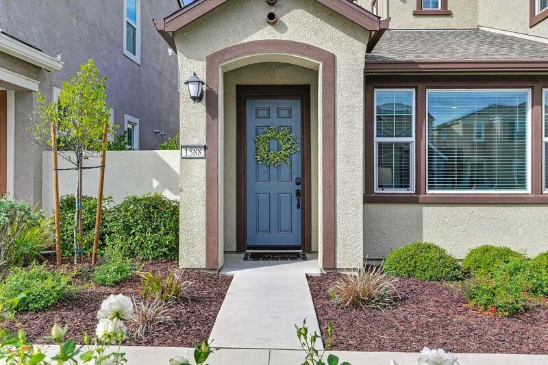 1588 Parkside Way - Photo 2 of 46