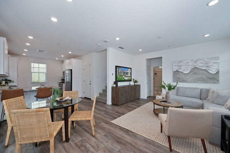 1588 Parkside Way - Photo 4 of 46