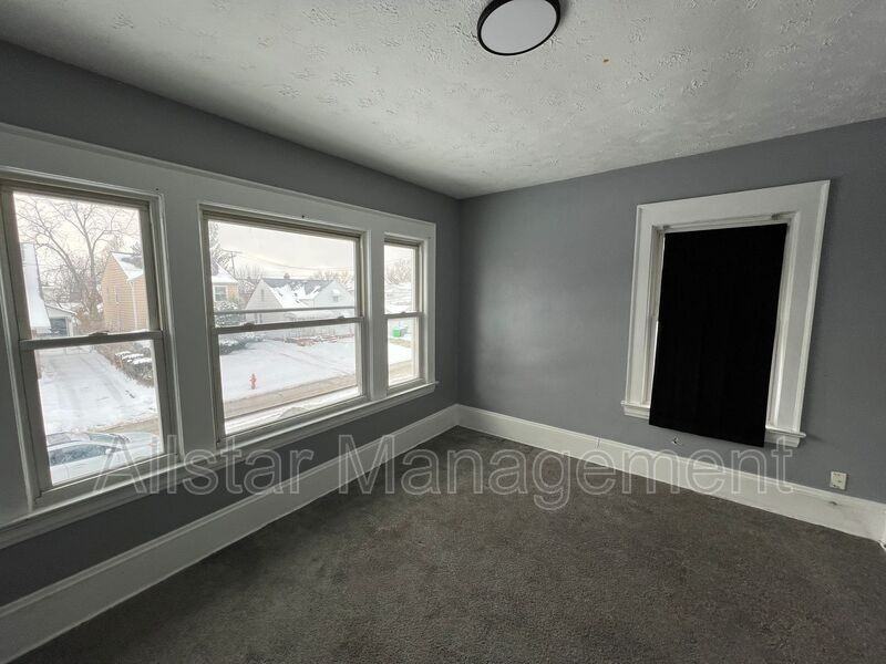 4859 E 97th St #UP - Photo 5 of 13