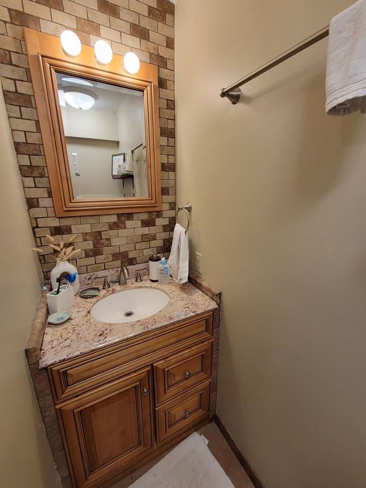 Seerley Blvd 604 - Photo 5 of 50