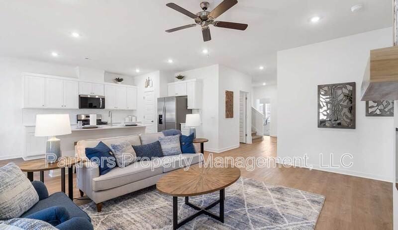 1918 Larkspur St - Photo 5 of 23