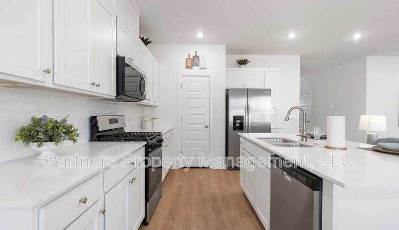 1918 Larkspur St - Photo 6 of 23