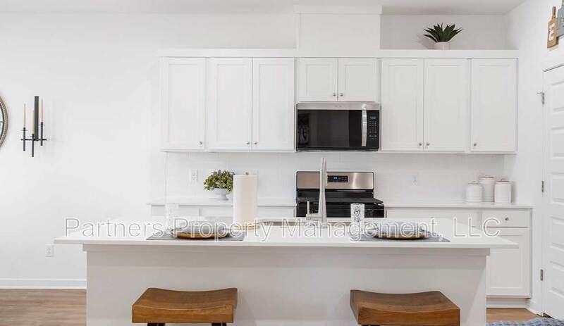 1918 Larkspur St - Photo 7 of 23