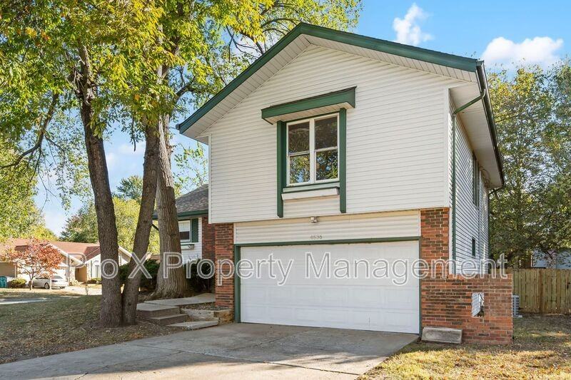 4536 S Crescent Ave - Photo 3 of 28