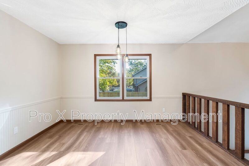 4536 S Crescent Ave - Photo 5 of 28