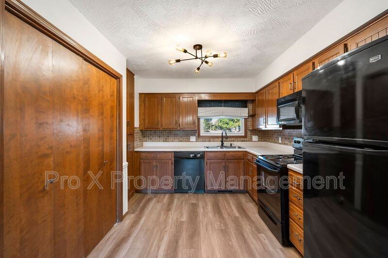 4536 S Crescent Ave - Photo 6 of 28