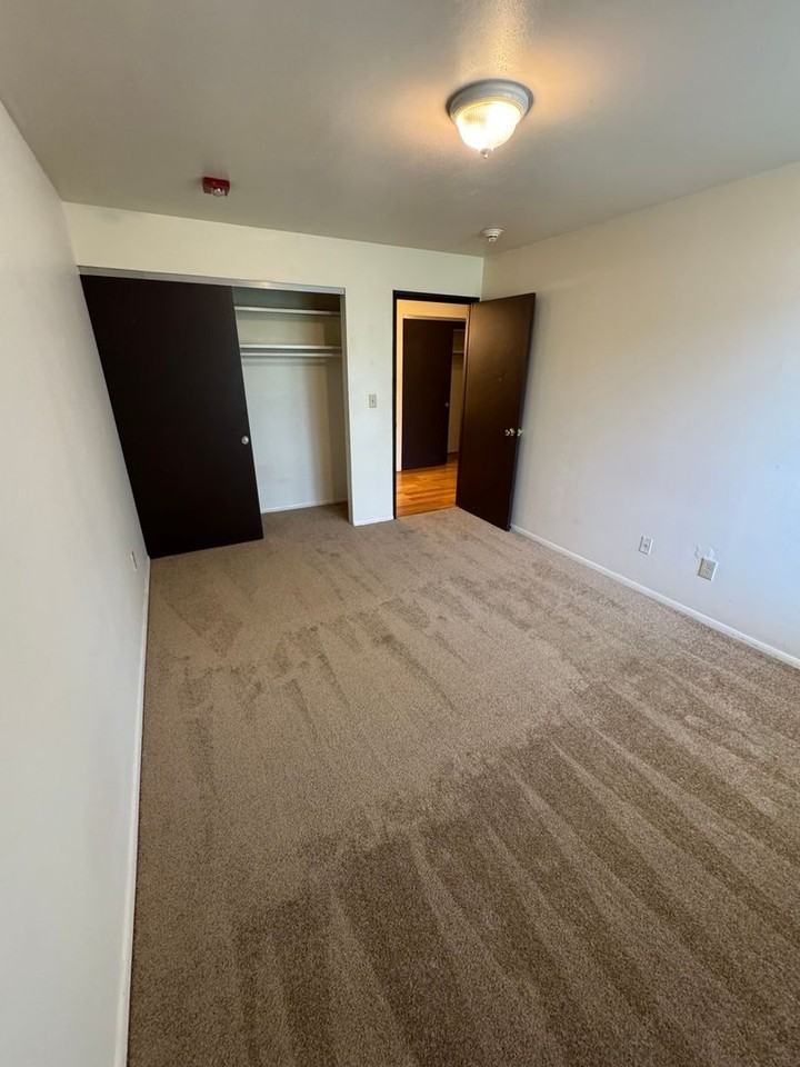 UNION HOUSE APARTMENTS LLC - Photo 6 of 17