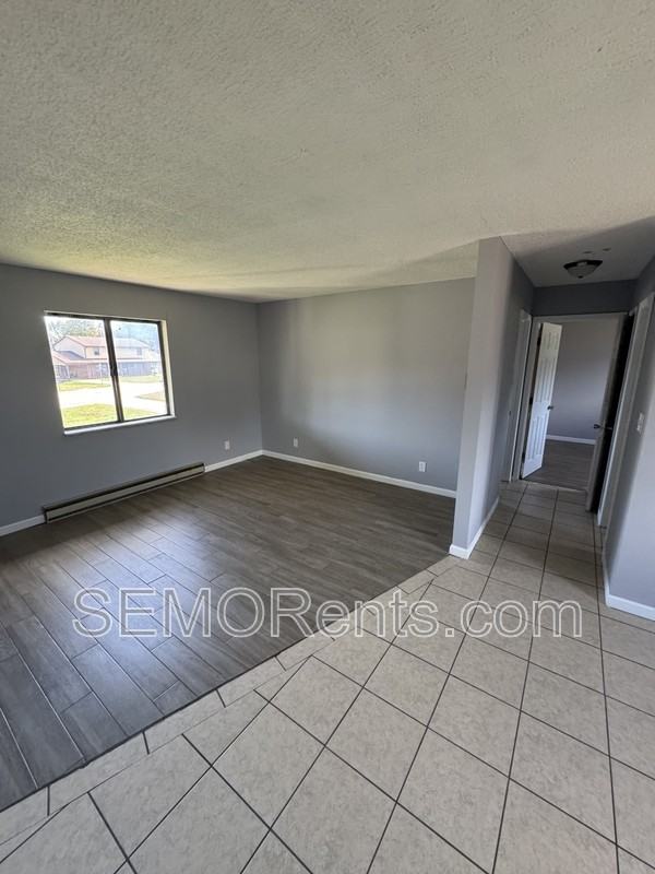 315 East Ln - Photo 2 of 7