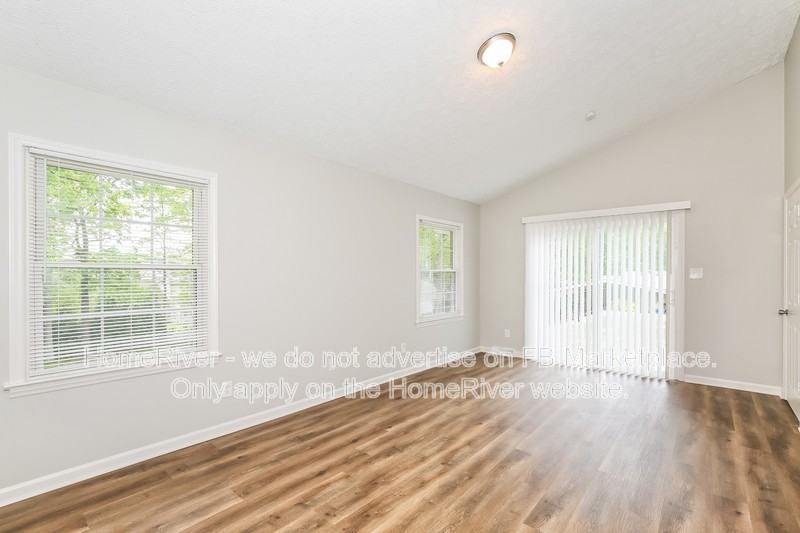 4246 Farlow Dr - Photo 3 of 17