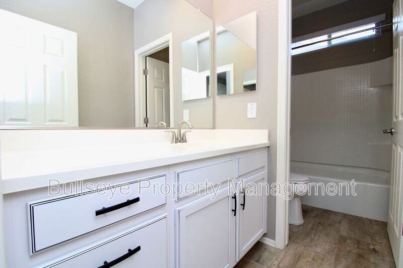 22484 E Silver Creek Ln - Photo 5 of 10