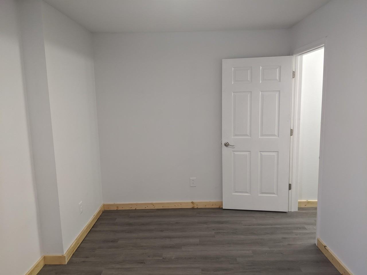 The Reeves - Photo 7 of 14