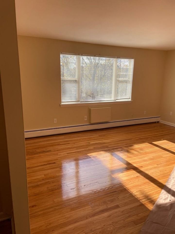 Bancroft Apartments LLC - Photo 4 of 12