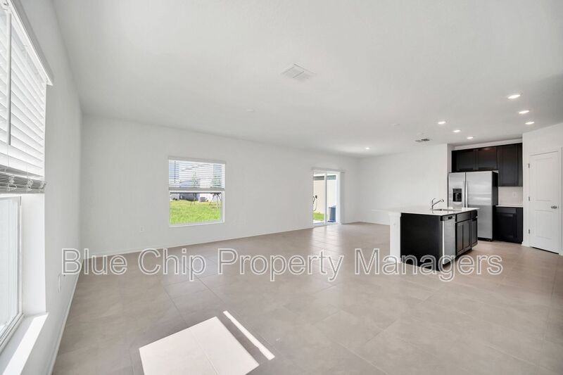 2209 Aquifer Ln - Photo 3 of 34