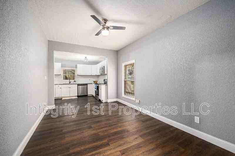 1116 E 45th St #B - Photo 6 of 16