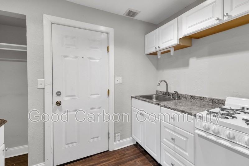 430 Delaware Ave #301 - Photo 6 of 11