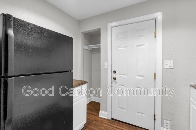 430 Delaware Ave #301 - Photo 7 of 11