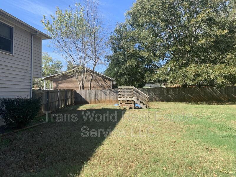 1506 Betts Mill Rd - Photo 4 of 27