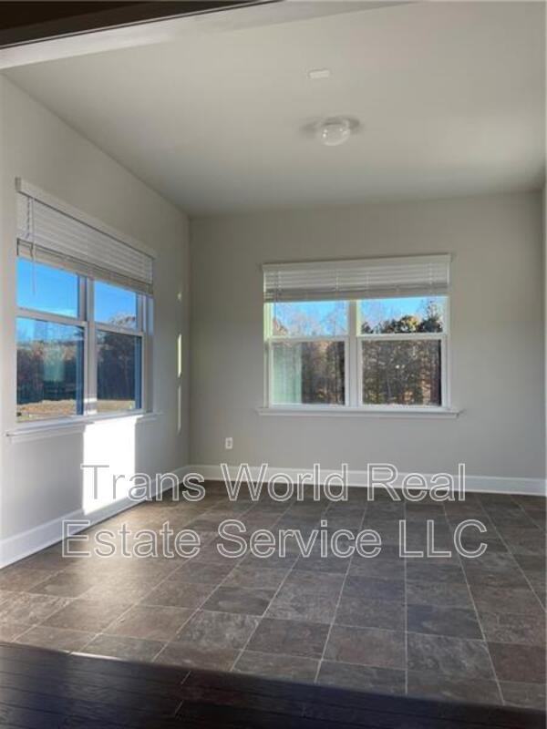 5689 Wheeler Ridge Rd - Photo 6 of 37