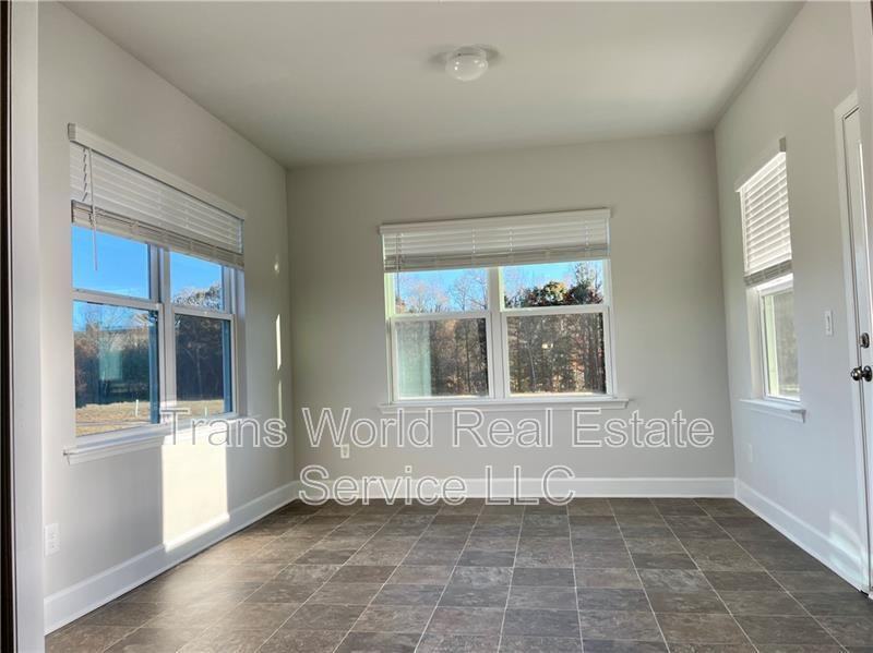 5689 Wheeler Ridge Rd - Photo 7 of 37