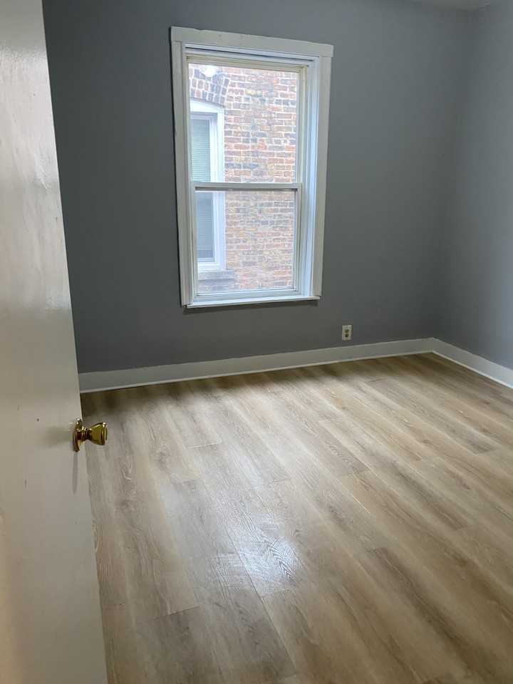 5213-15 S Indiana Ave - Photo 4 of 10