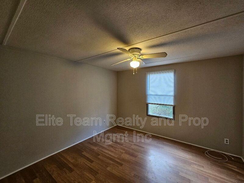 776 Montgomery Dr #9 - Photo 7 of 17