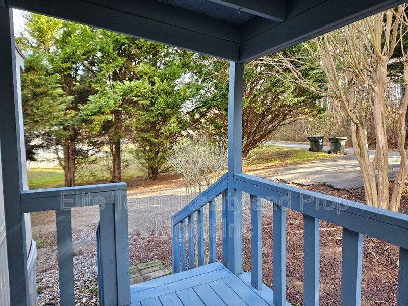 776 Montgomery Dr #9 - Photo 2 of 17