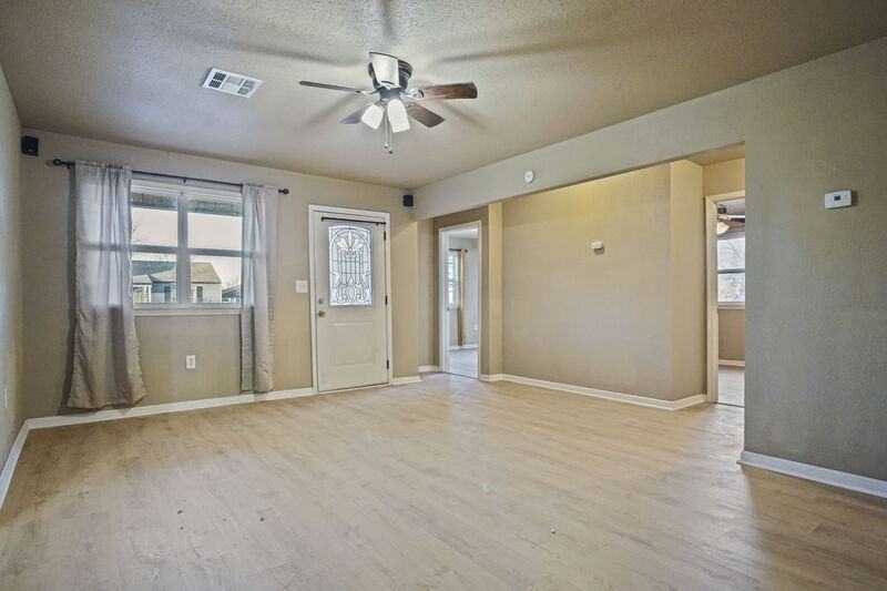 709 Nw 95th St - Photo 2 of 14