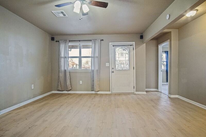 709 Nw 95th St - Photo 3 of 14