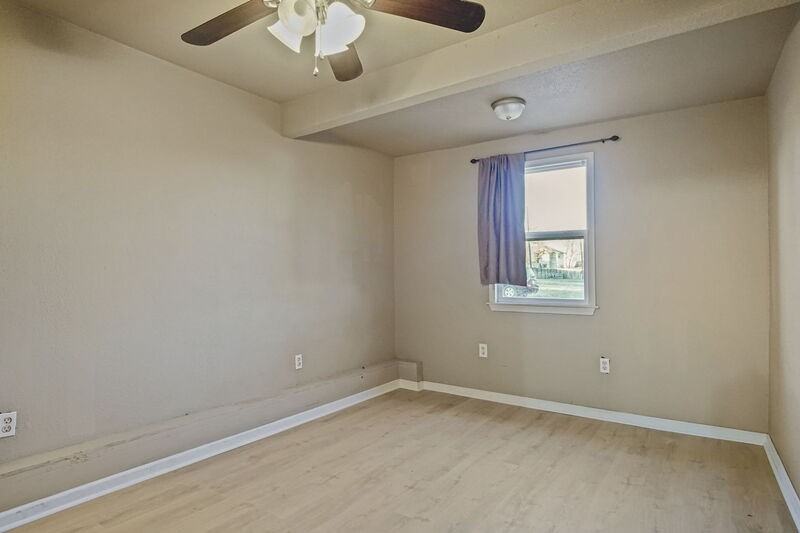 709 Nw 95th St - Photo 6 of 14