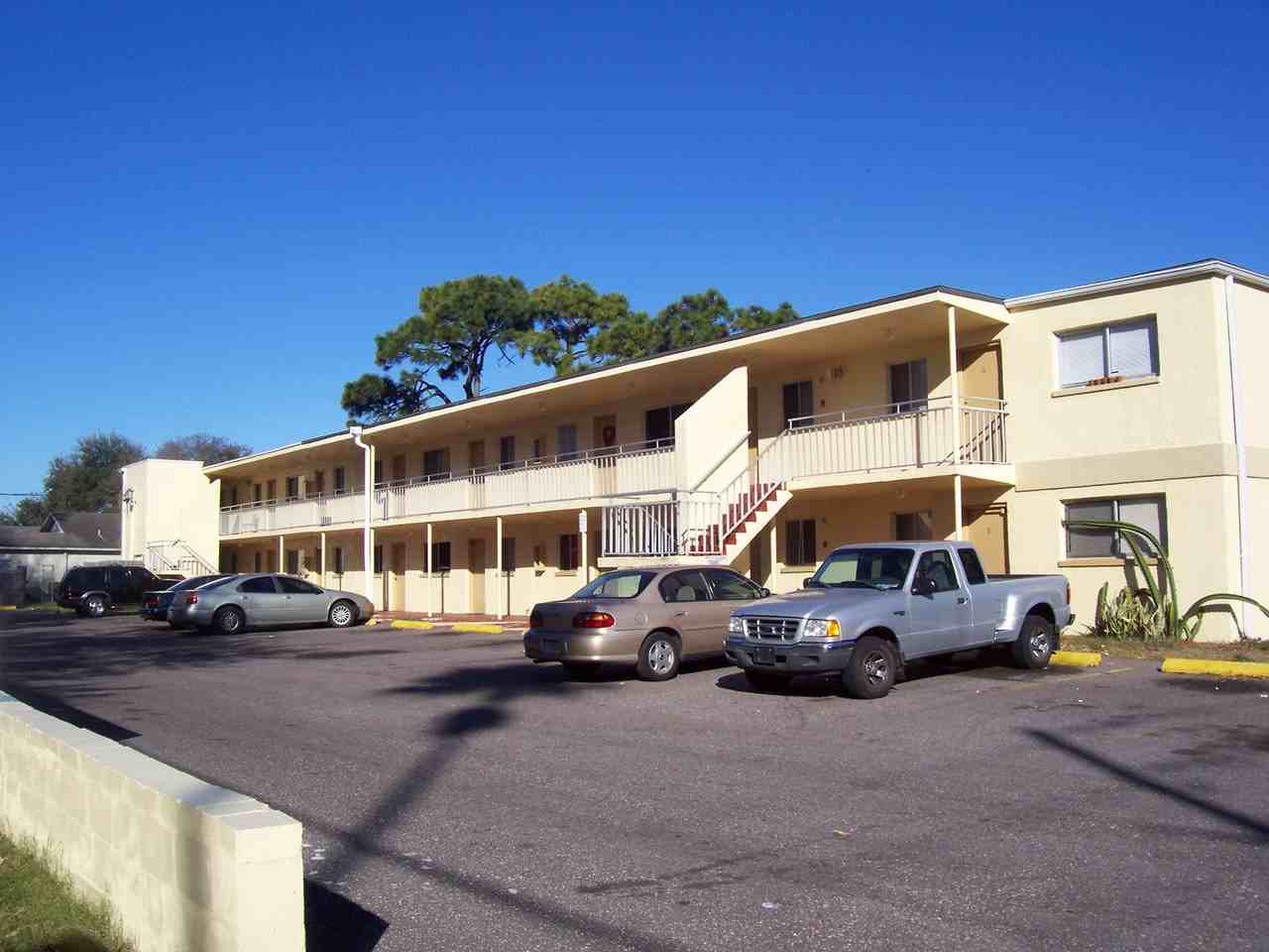 Pinewood Apartments - Photo 2 of 5