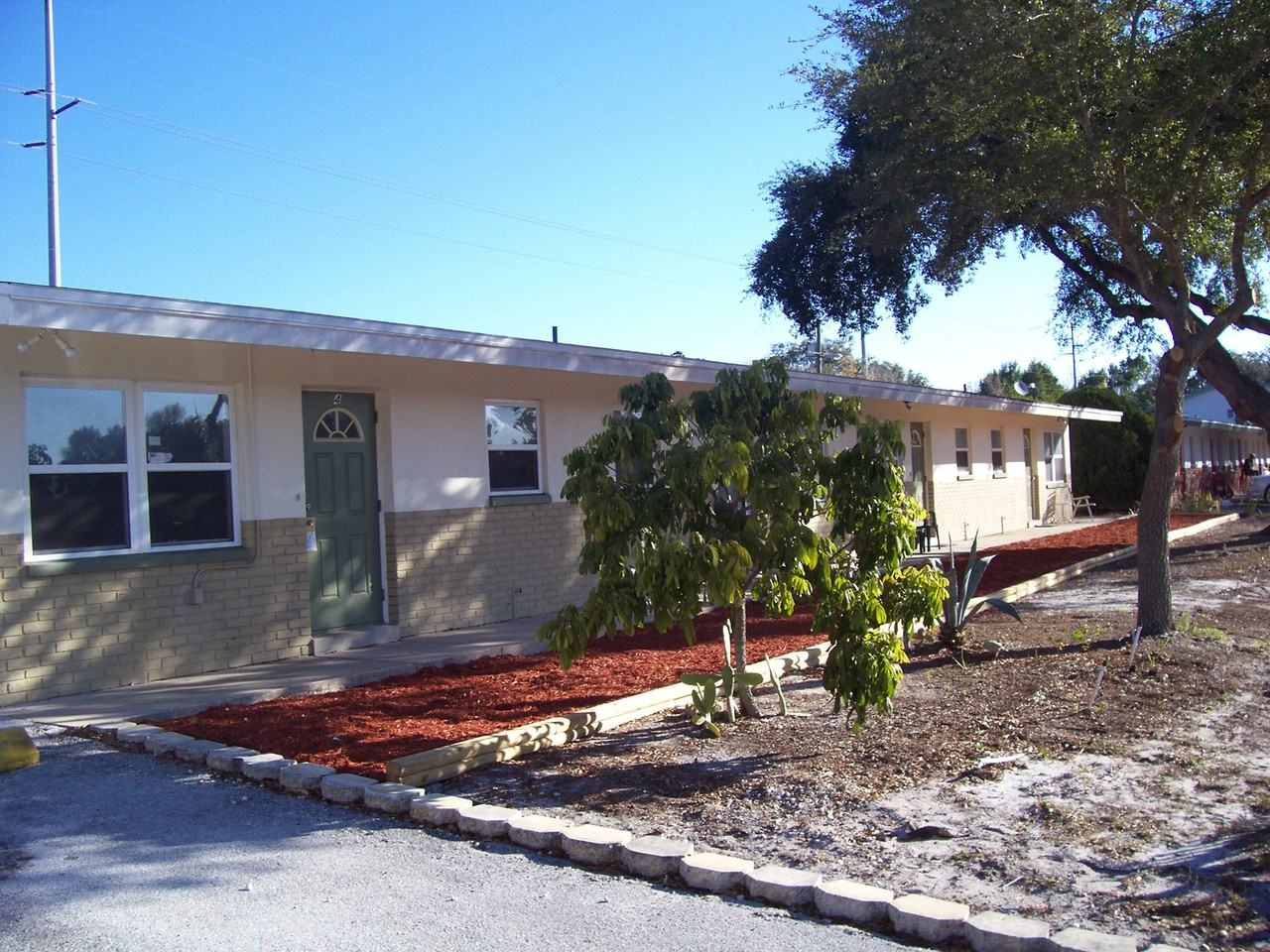 Fairfield Avenue Apartments - Photo 3 of 5