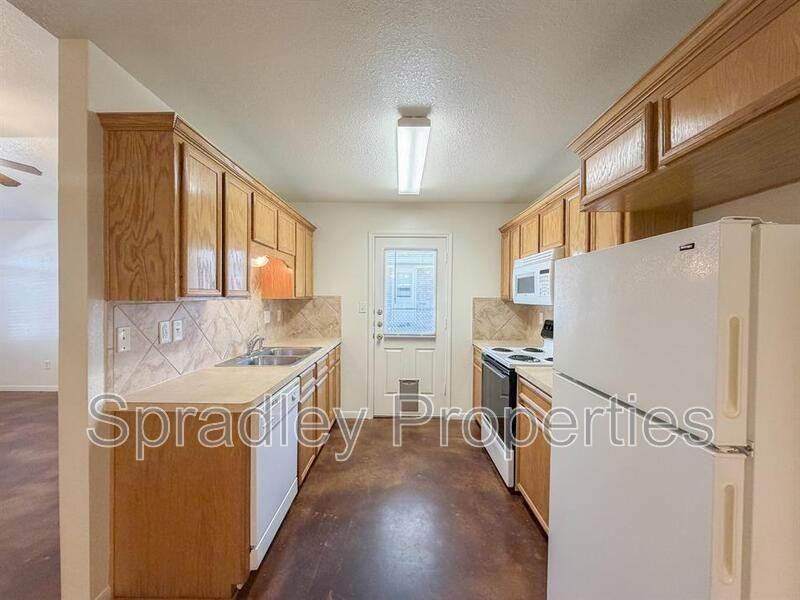 5510 Luxor Dr Apt A - Photo 4 of 17