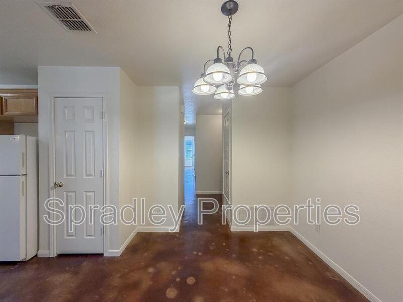 5510 Luxor Dr Apt A - Photo 6 of 17