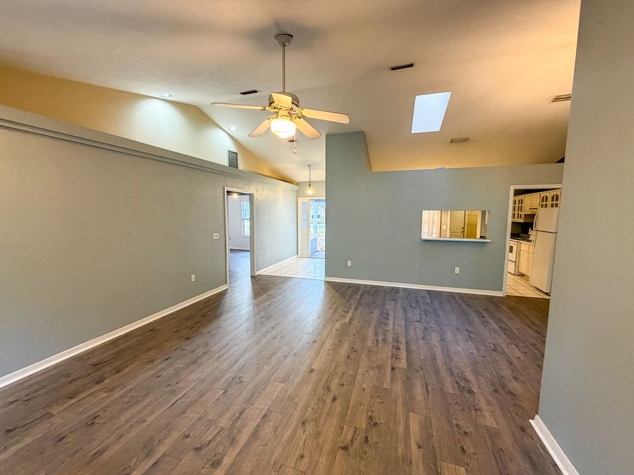 4105 Nw 35th St - Photo 3 of 38